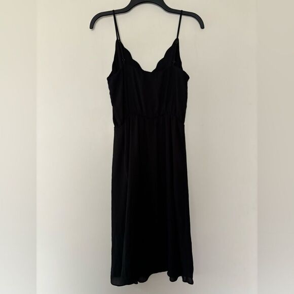 Socialite Black Dress Scallop Neckline SZ Small Spaghetti Strap Date Night Out - Picture 2 of 6